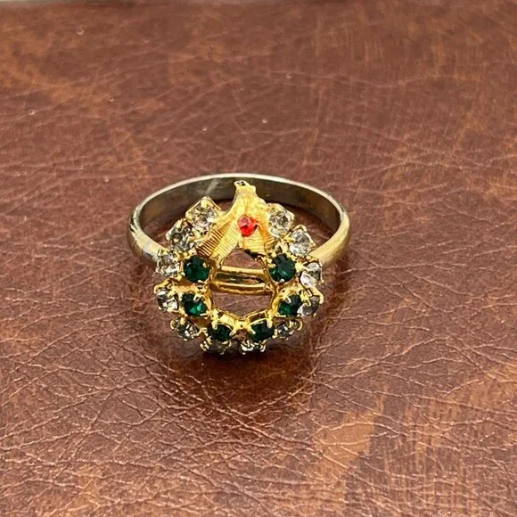 Vintage Gold Tone Christmas Wreath Ring Green Clear Rhinestones Adjustable Fit - Picture 4 of 8